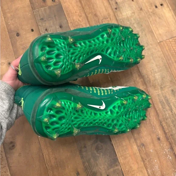 Nike
Alpha Menace Pro 2 Mid cleats - Picture 9 of 9